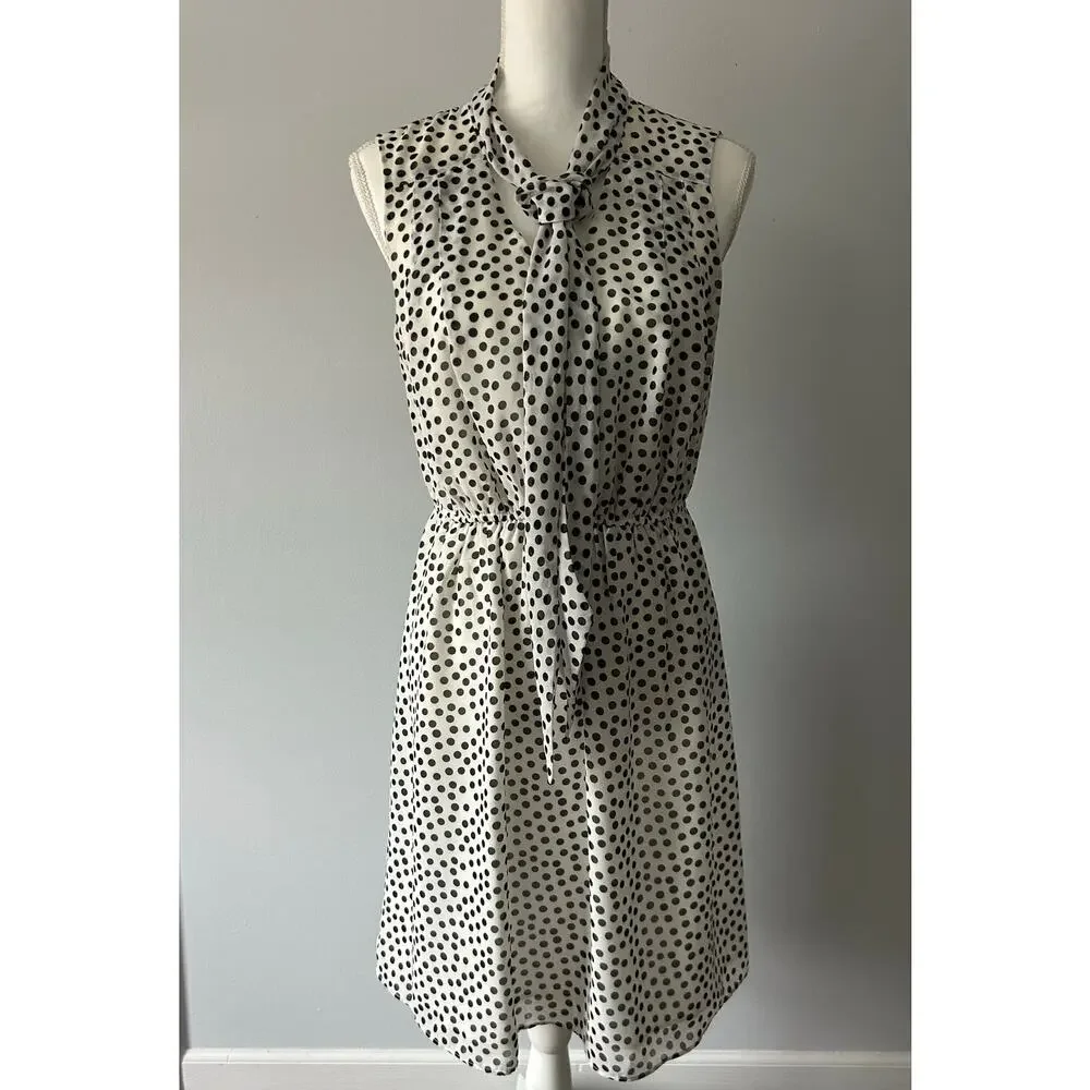 v neck dresse Jones main image 0